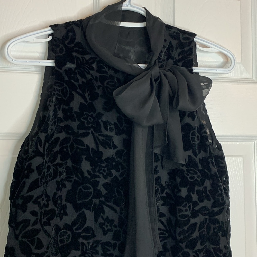 Black Velvet Burnout Floral Blouse Semi Sheer Sleeveless Collared Neck Bow Party - Picture 6 of 13